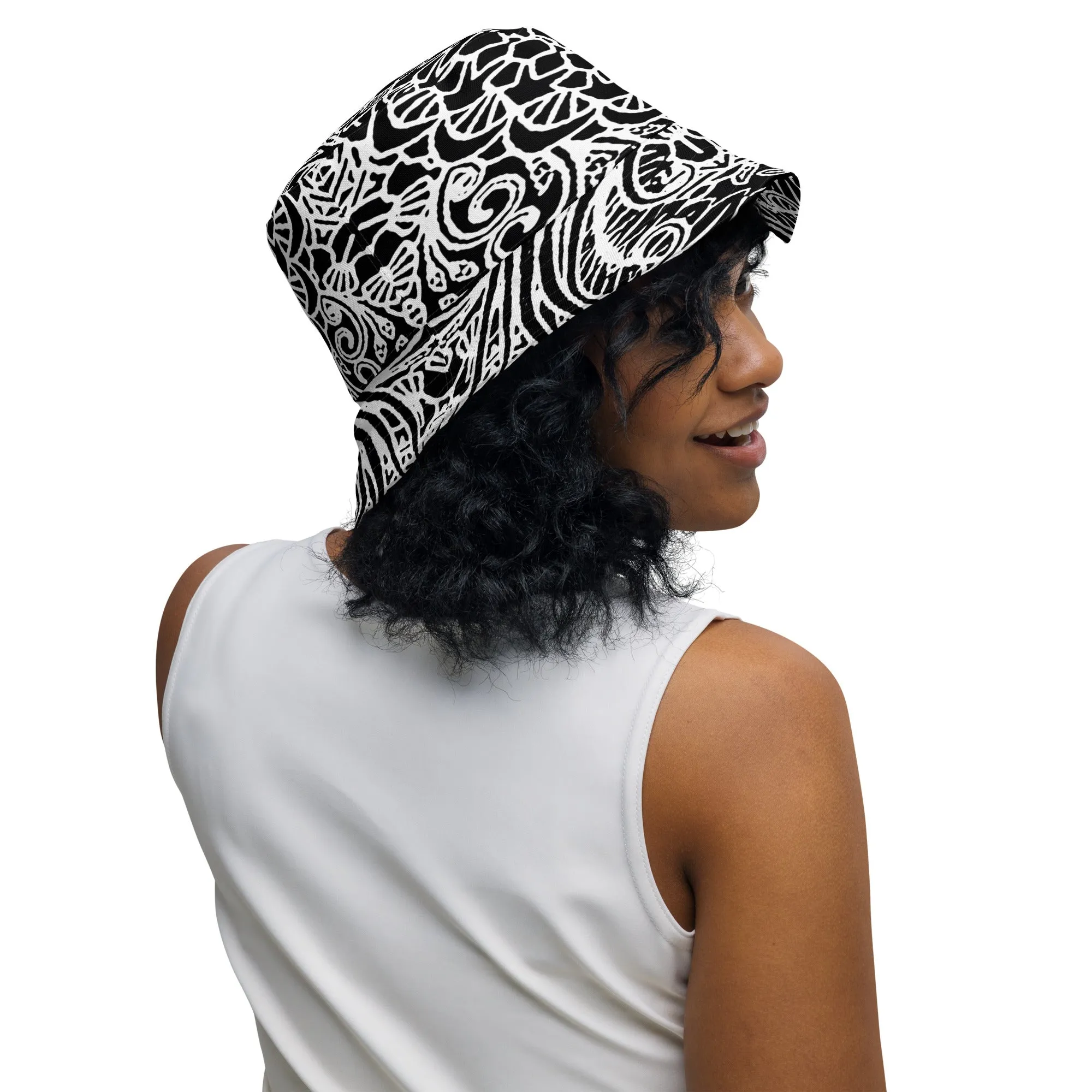 Classic Contrast Black and White Fashionable Bucket Hat, lioness-love